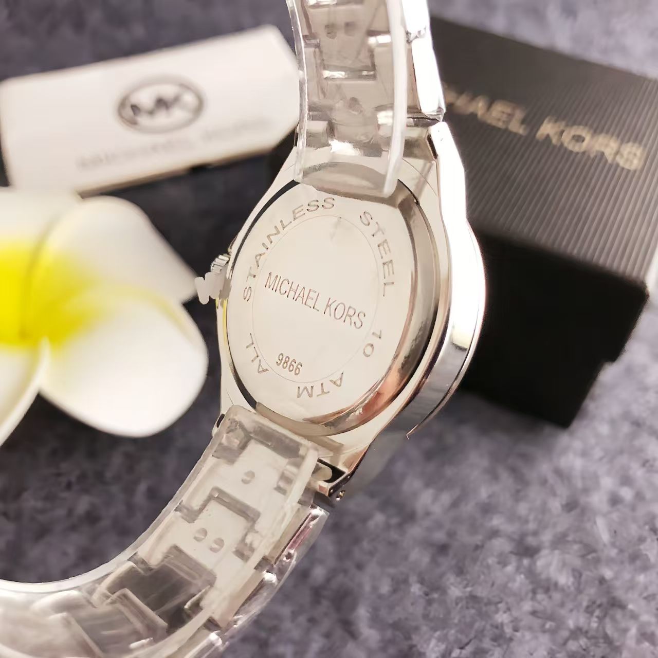 Michael Kors Fashion Luxury Wo - Luxury Watch Photography 评论和价格