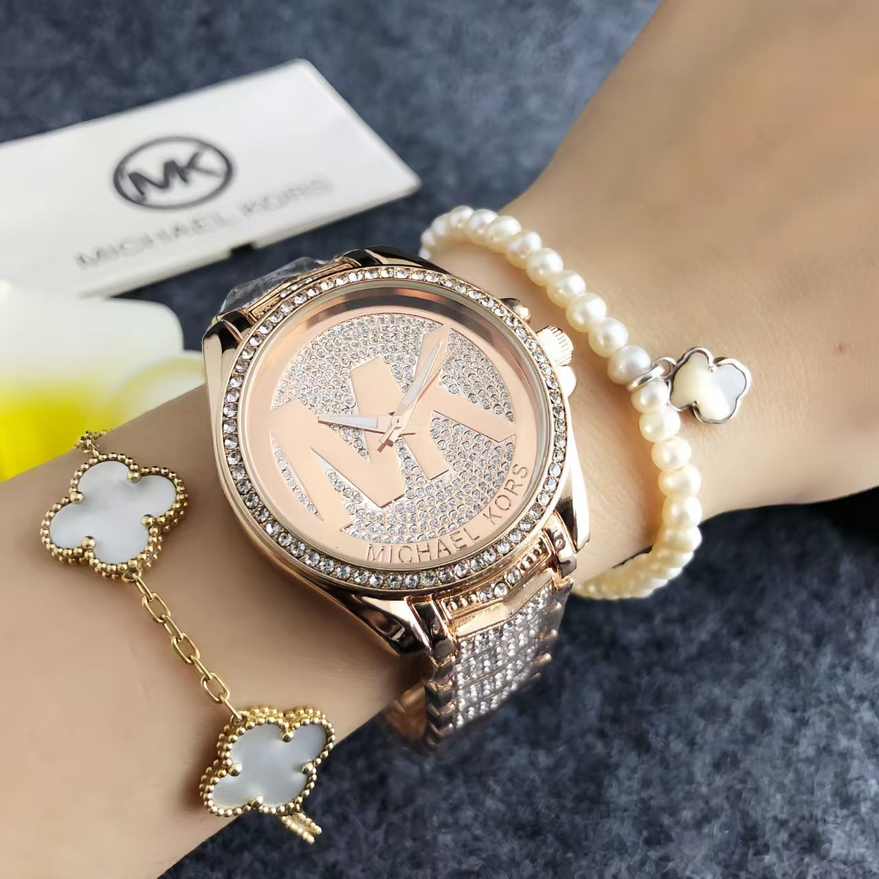 Michael Kors New Fashionable a - Luxury Watch Photography 评论和价格