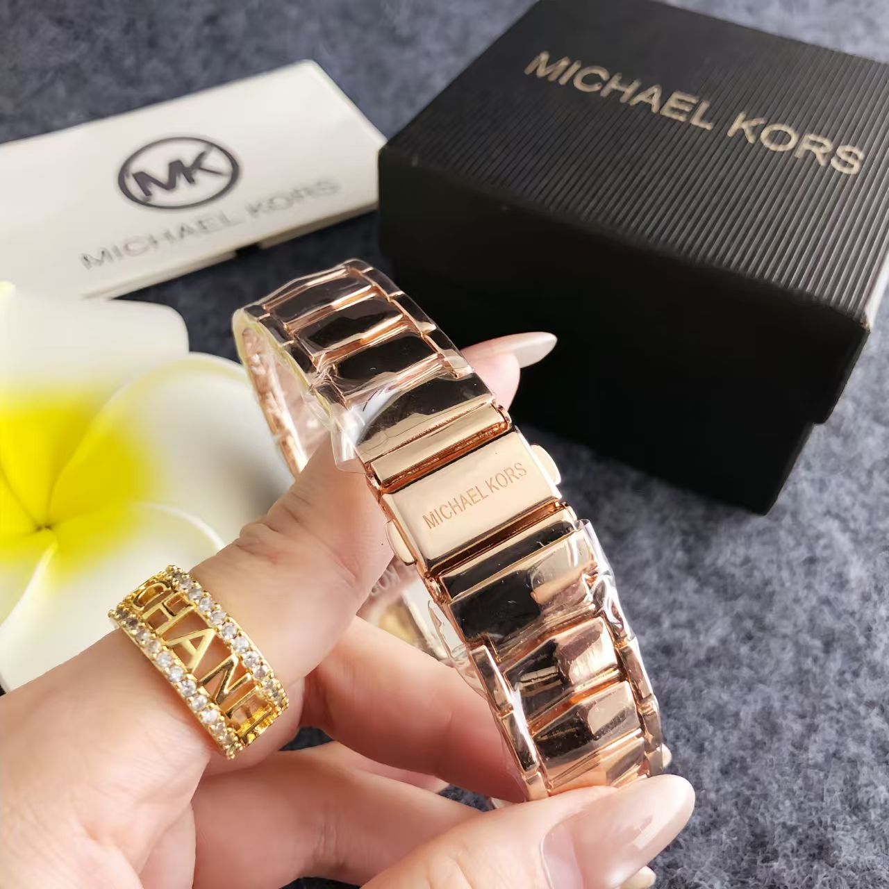 Michael Kors New Fashionable a - Luxury Watch Photography 评论和价格